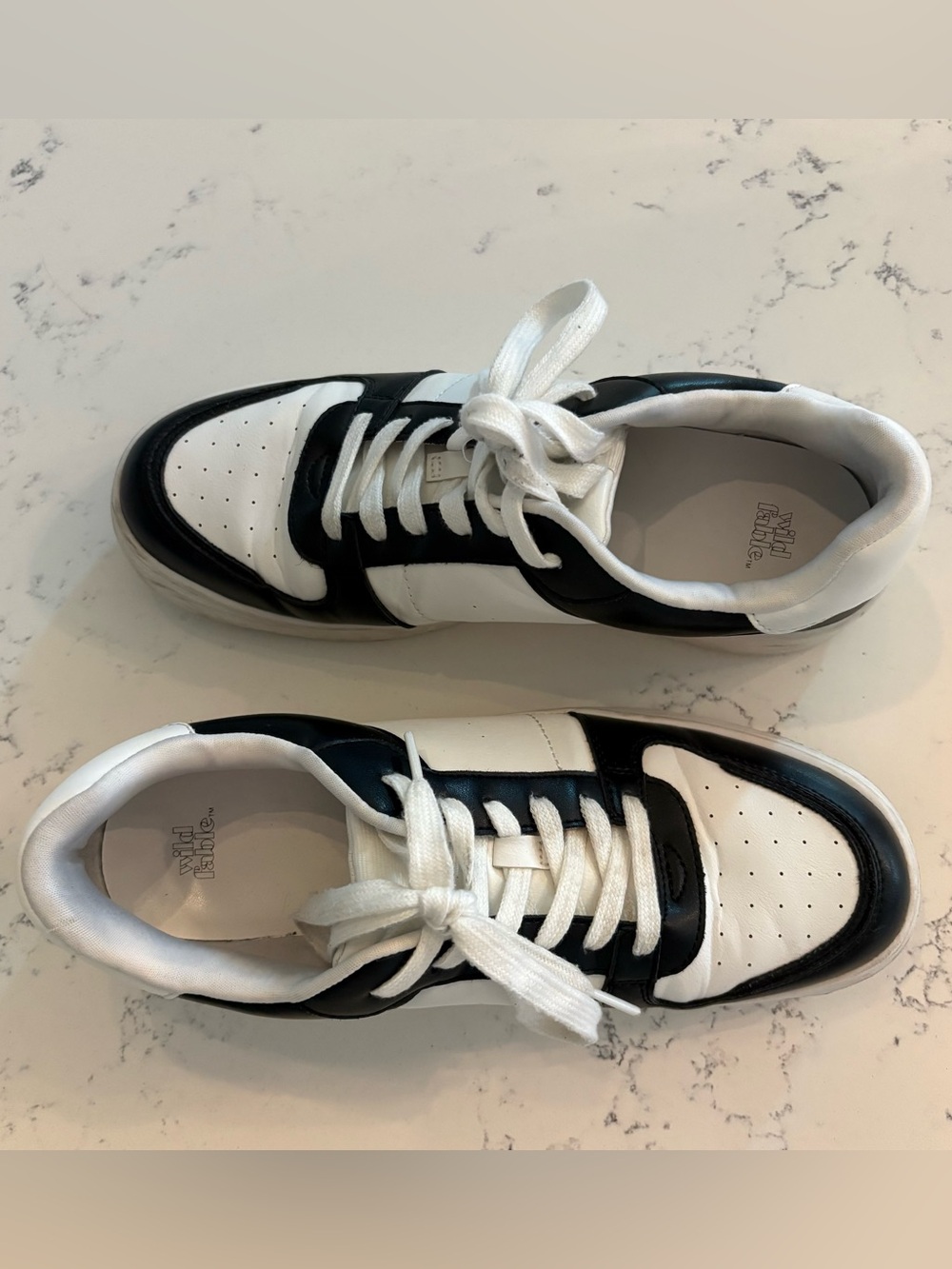 Target Wild Fable Black White Lace Up Retro Skate Sneakers size 10